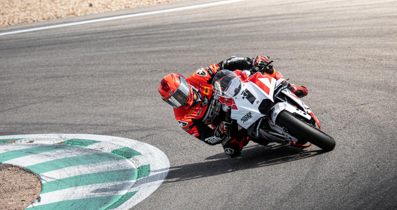 Location d'une KTM RC 990 R Track avec Accès Piste Moto