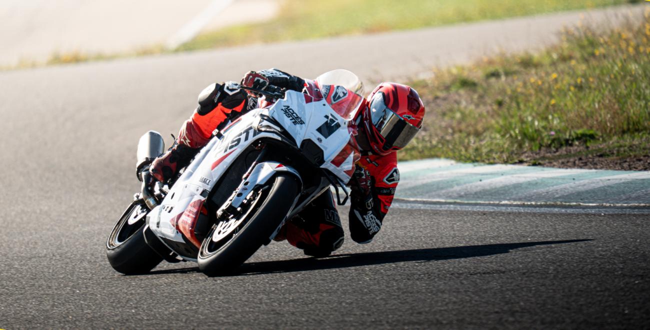 Location d'une KTM RC 990 R Track avec Accès Piste Moto