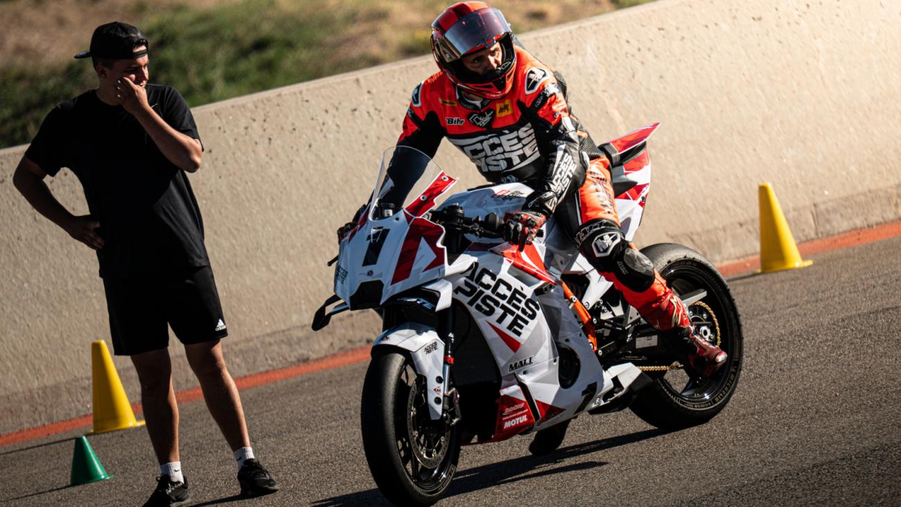 Location d'une KTM RC 990 R Track avec Accès Piste Moto
